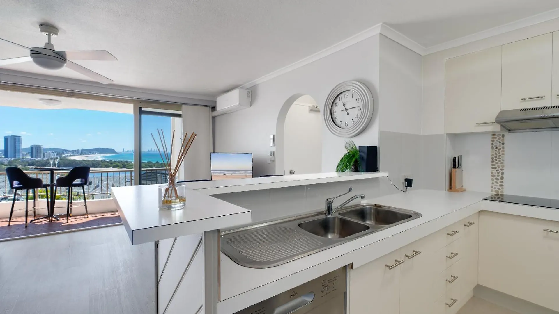 Appartamento Coastal Views Await - Luxurious 2Br Retreat Gold Coast