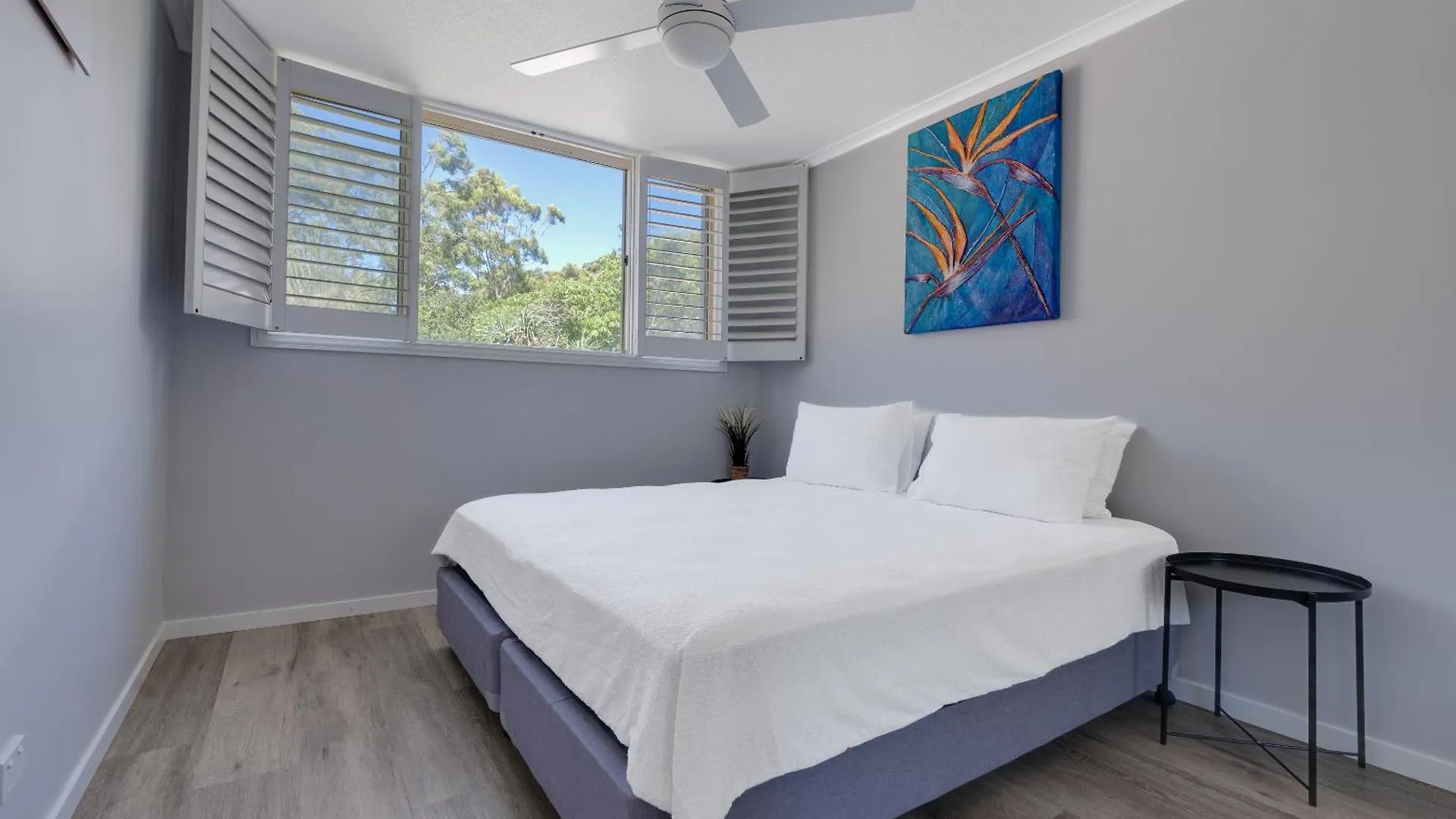 Coastal Views Await - Luxurious 2Br Retreat Apartment Gold Coast Australia